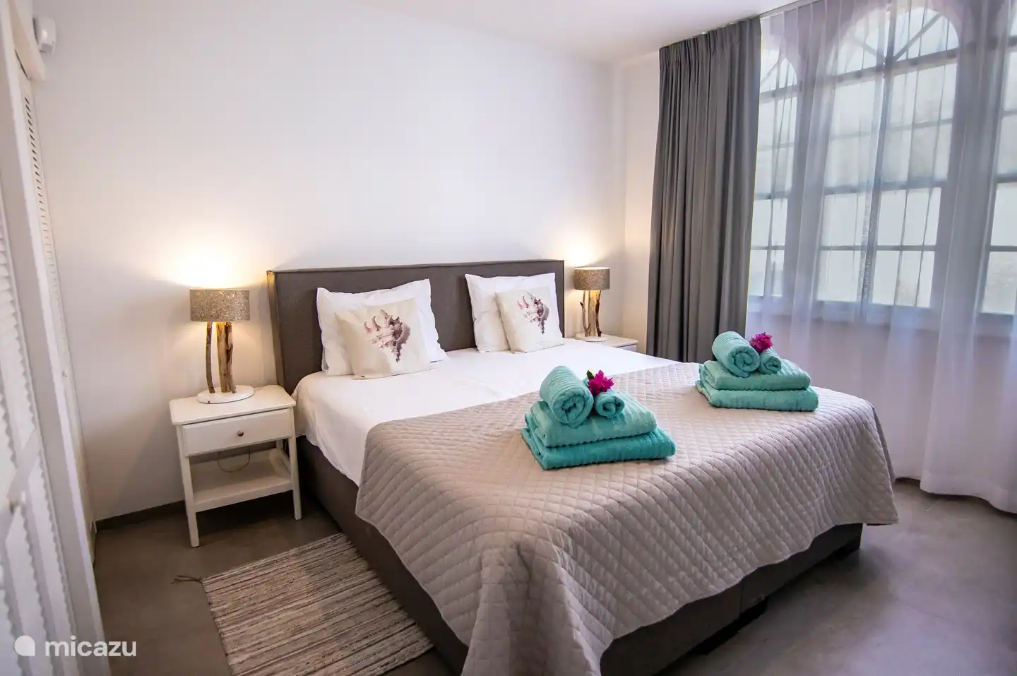 Second bedroom with adjoining bathroom