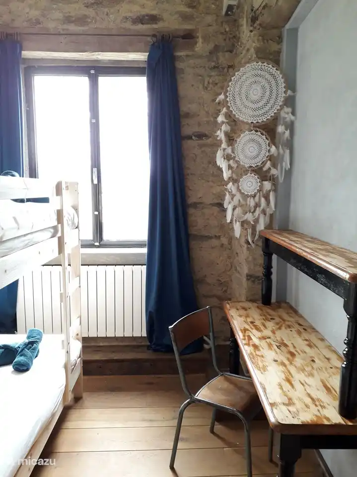 Schlafzimmer 2 Personen 1 Etagenbett, Pool- und Waldblick