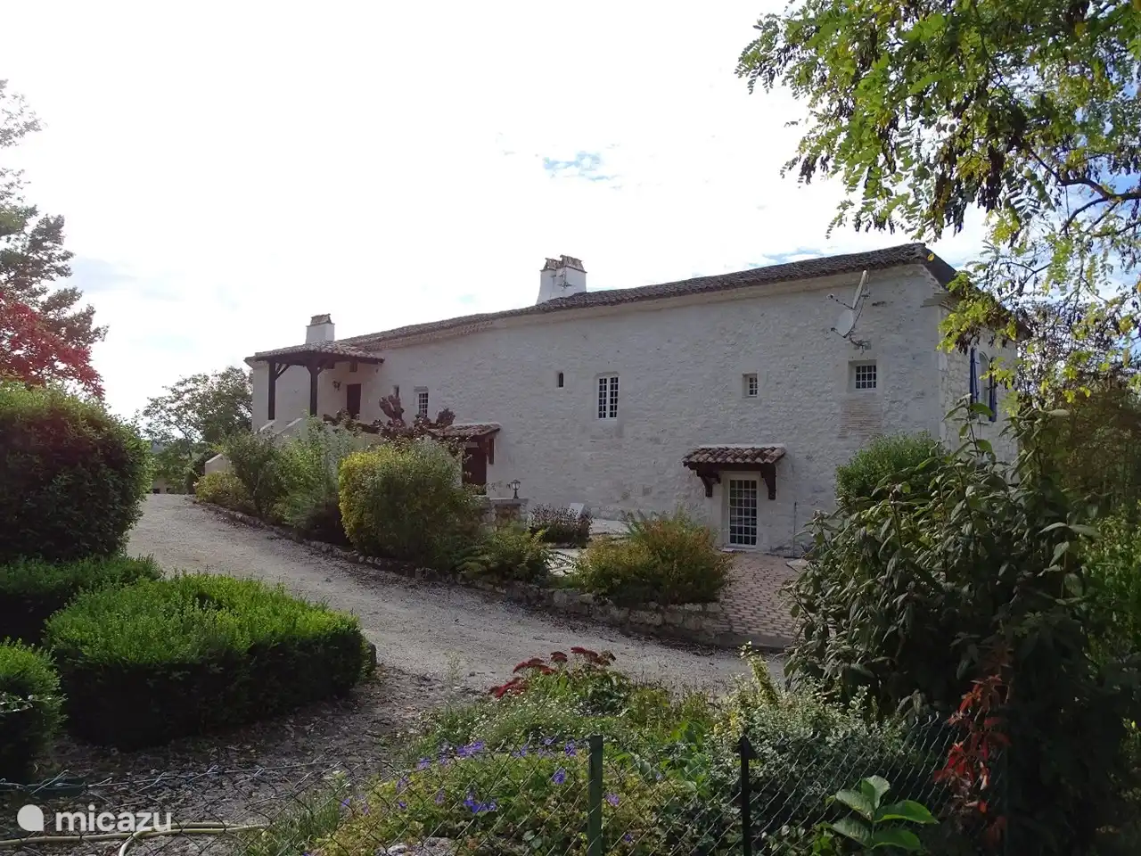 Gite Le Bergerie et Cave are located on the ground floor.