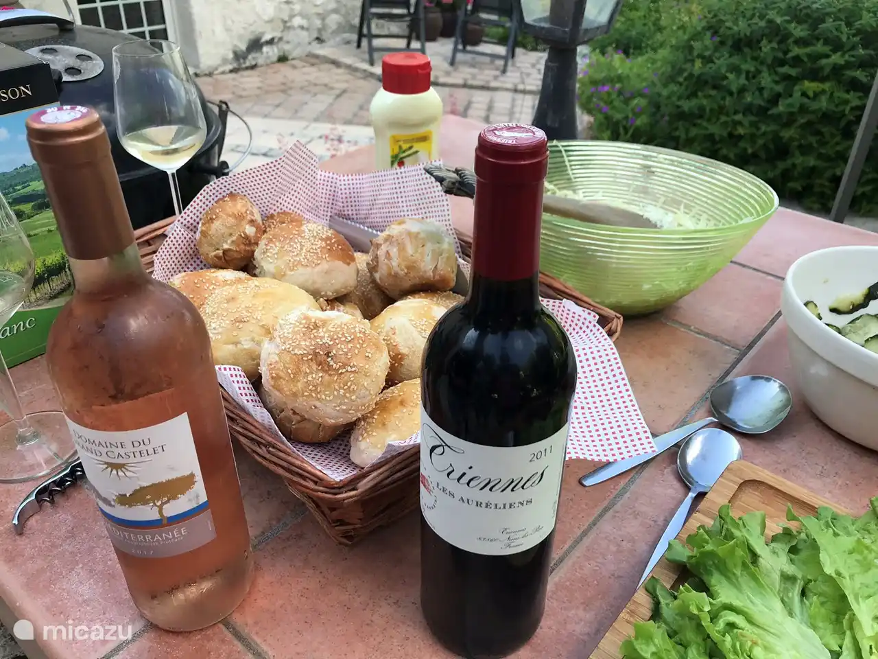 Located between the Cahors and Bergerac wine regions, there is ample opportunity to enjoy the delicious local wines