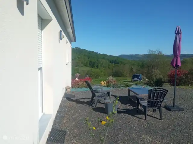 La Masquénada moderne et confort | France, Dordogne, Cublac - maison de vacances Jardin avant avec vue sur l’extérieur