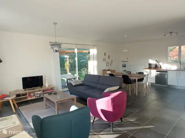 La Masquénada moderne et confort | France, Dordogne, Cublac - maison de vacances Vue d’ensemble de l’espace de vie