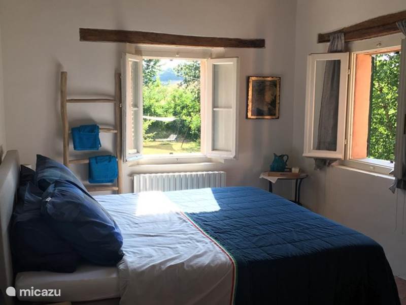 Vakantiehuis Italië, Marche, Santa Maria Nuova Bed & Breakfast Il Posto Perfetto-B&B room azzurra