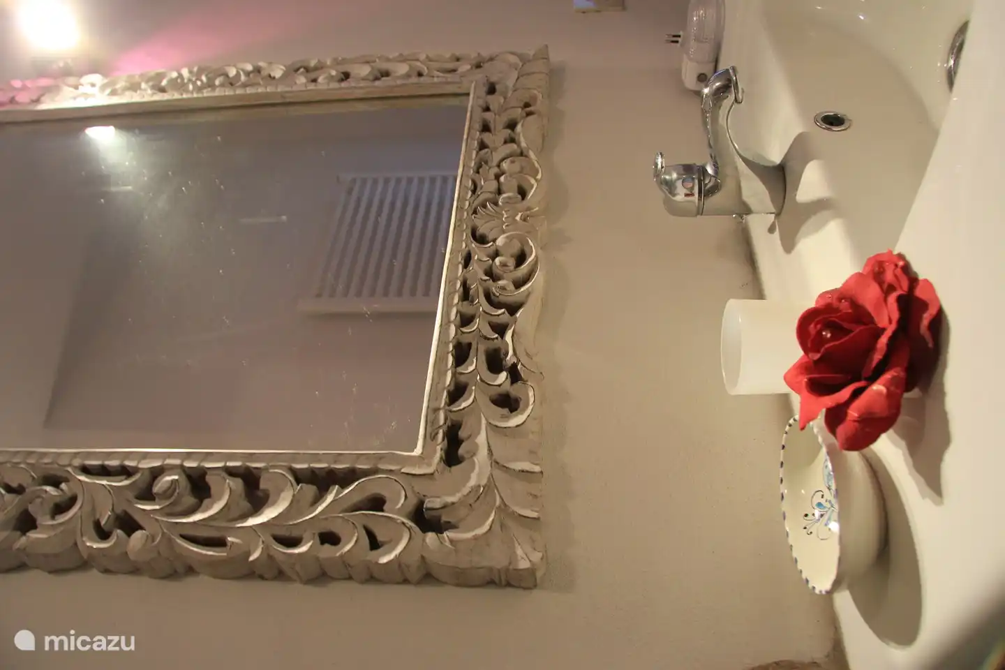 Waschbecken im Badezimmer im Erdgeschoss