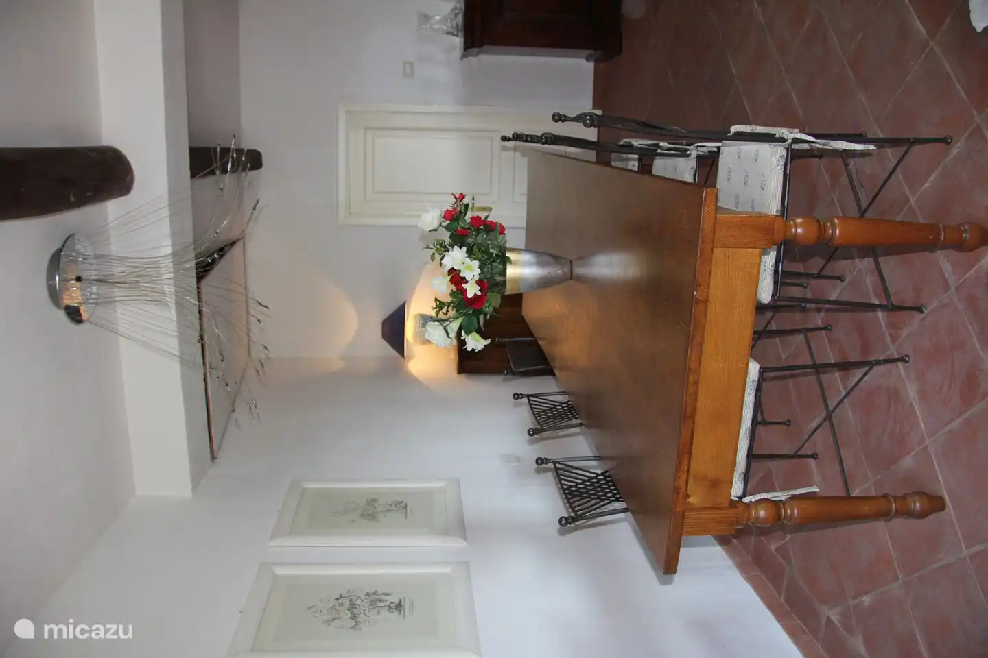 Esstisch im Wohnzimmer im Obergeschoss