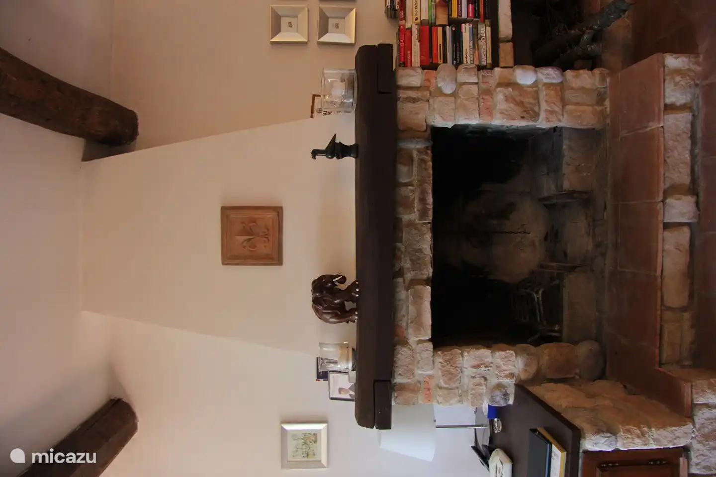 Kamin im Wohnzimmer im Obergeschoss