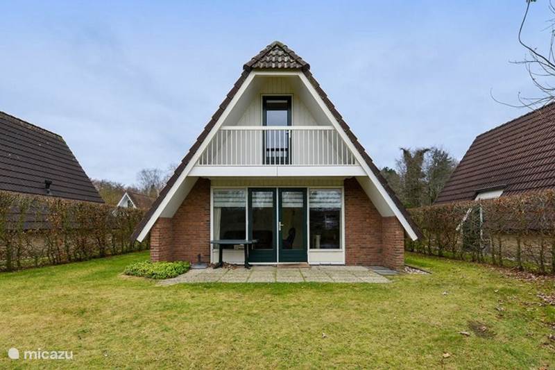 Vakantiehuis Nederland, Groningen, Vlagtwedde Vakantiehuis Vrijstaande woning aan het water