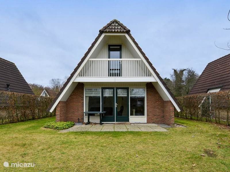 Holiday home in Netherlands, Groningen, Vlagtwedde Holiday house Detached house on the water