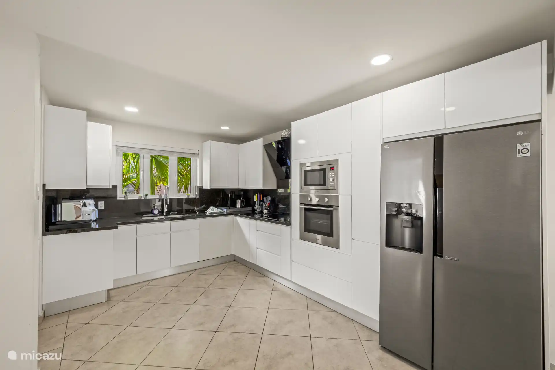 La cuisine est entièrement équipée.