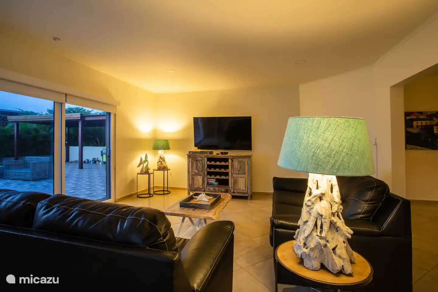 Wohnzimmer mit Sitzecke / TV-Ecke