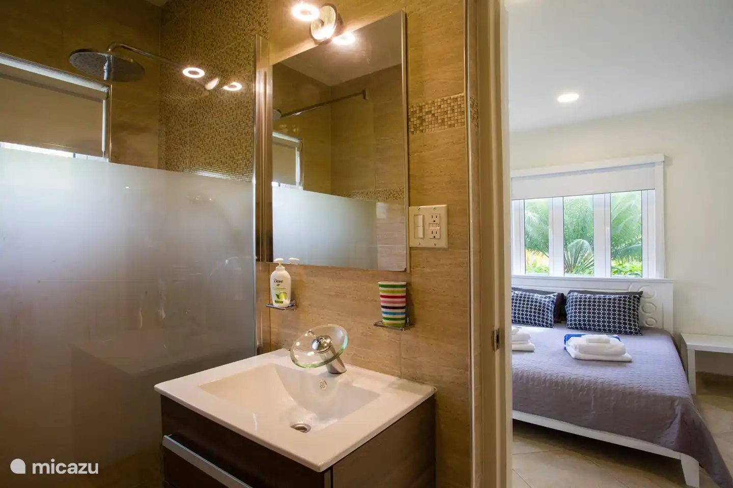 Schlafzimmer 1 mit eigenem Bad