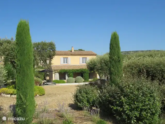 Location de Vacances France, Vaucluse, Saumane-de-Vaucluse, villa - Villa113 Domaine les Demeures du Luc Vue sur la maison