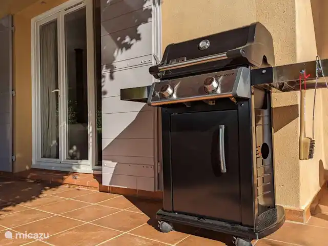 Location de Vacances France, Vaucluse, Saumane-de-Vaucluse, villa - Villa113 Domaine les Demeures du Luc Barbecue Weber
