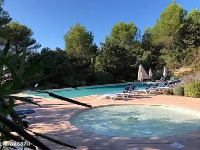 Location de Vacances France, Vaucluse, Saumane-de-Vaucluse, villa - Villa113 Domaine les Demeures du Luc piscine commune à la réception