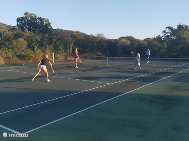 Location de Vacances France, Vaucluse, Saumane-de-Vaucluse, villa - Villa113 Domaine les Demeures du Luc Tennis près de chez vous