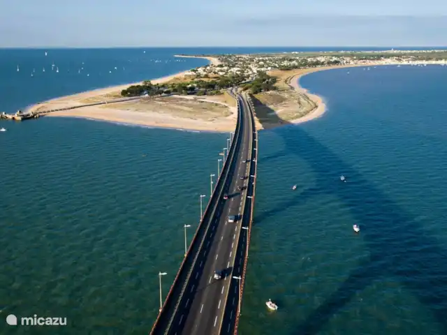 vakantiehuis huren in Frankrijk, Charente-Maritime, Le Bois-Plage-en-Ré – Vakantiehuis Rhétaise, Ile de Ré De brug naar het eiland