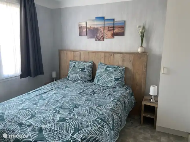 vakantiehuis huren in Frankrijk, Charente-Maritime, Le Bois-Plage-en-Ré – Vakantiehuis Rhétaise, Ile de Ré Slaapkamer met boxspringbed met Swiss Sense matras