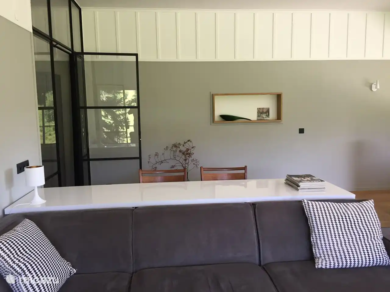 Der Alarm kann auch nach Bedarf fortgesetzt werden. Es ist ausreichend Platz für die Anzeige verschiedener Geräte vorhanden.