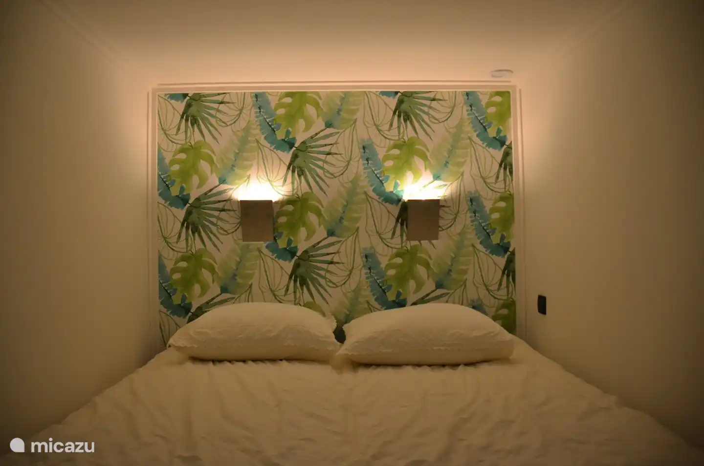 Das Zimmer im Erdgeschoss im Obergeschoss vermittelt Ihnen möglicherweise das Gefühl, in der Zeit zurückzutreten. Früher waren viele Höfe damit ausgestattet. Ein Kokon, in den Sie oder Ihre Kinder sich vollständig zurückziehen können.