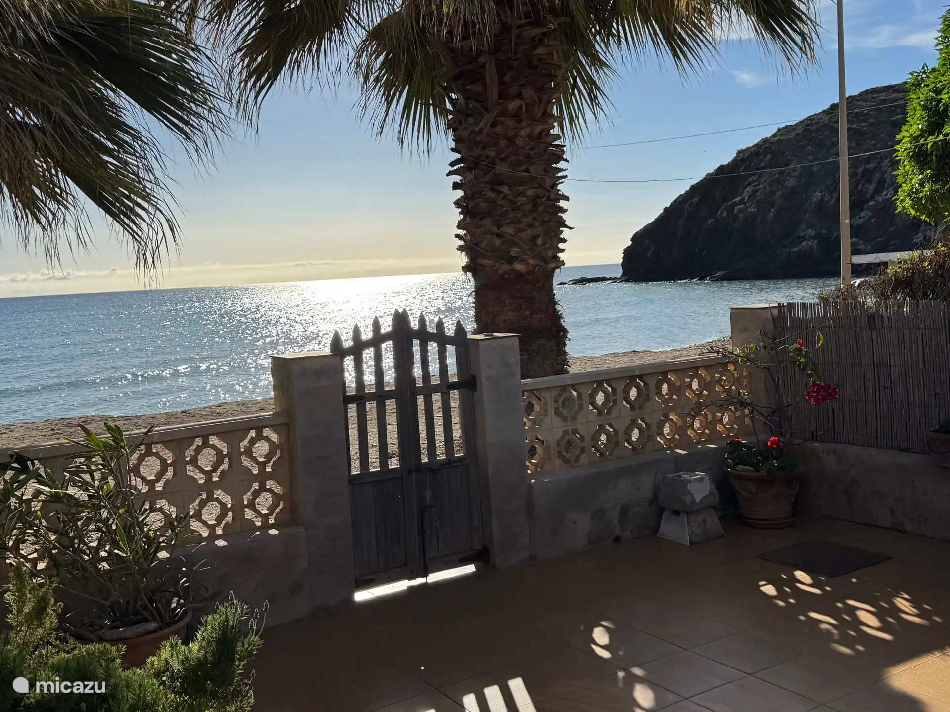 Profitez d’une vue sur la mer depuis votre terrasse arrière.
À Puntas, vous trouverez le calme et la tranquillité que vous recherchez.
Ce n’est que le week-end qu’il y a un peu plus de monde dans le village et les terrasses de la région.