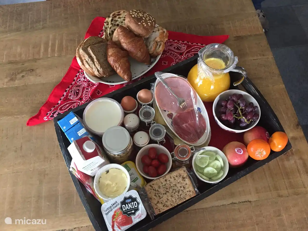 Auf Wunsch bringen wir das Frühstück ins Gartenhaus, damit Sie all die Leckereien in Ruhe und Weite genießen können. Bei schönem Wetter ist auch ein Frühstück im Freien (in der Sonne oder im Schatten) möglich.