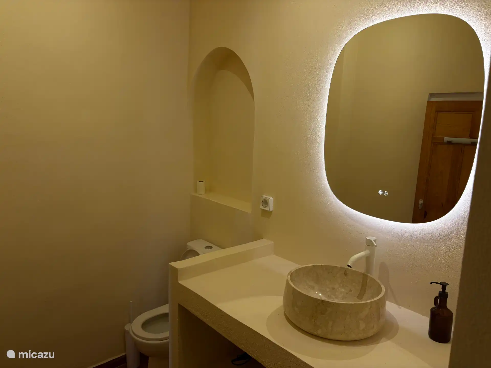 Salle de bain en bas
