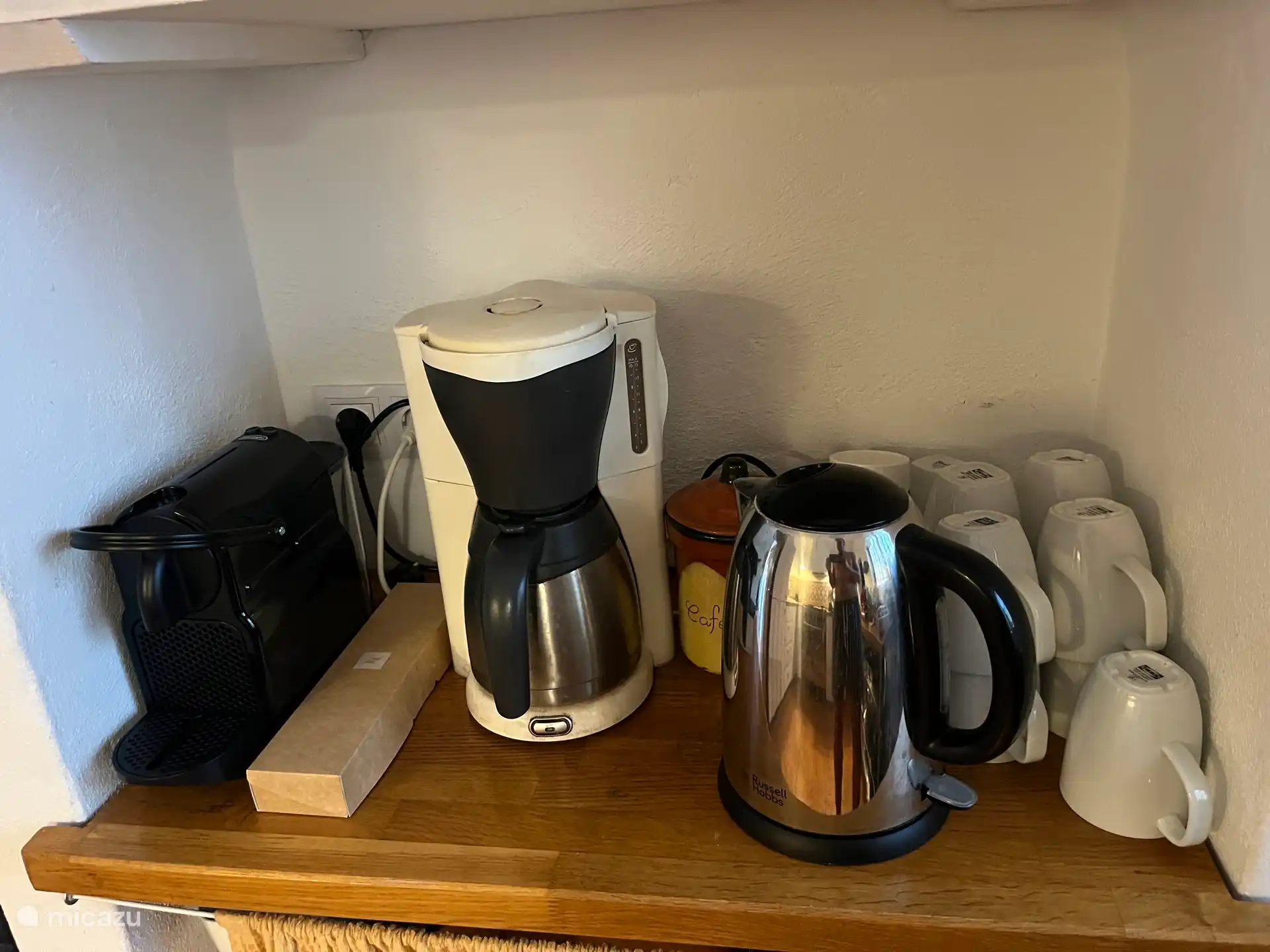 Für Kaffee und Tee ist alles vorhanden