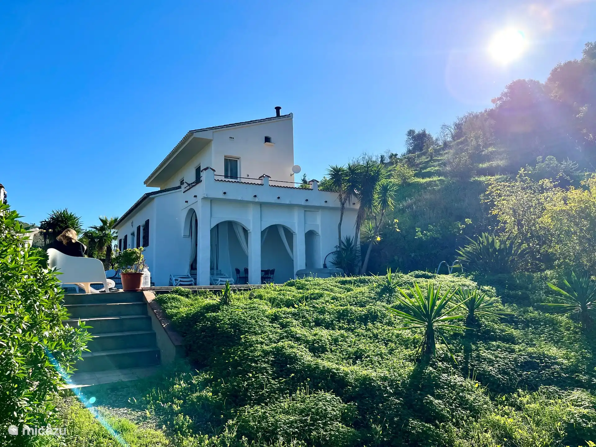 Blick vom Garten auf das Haus 