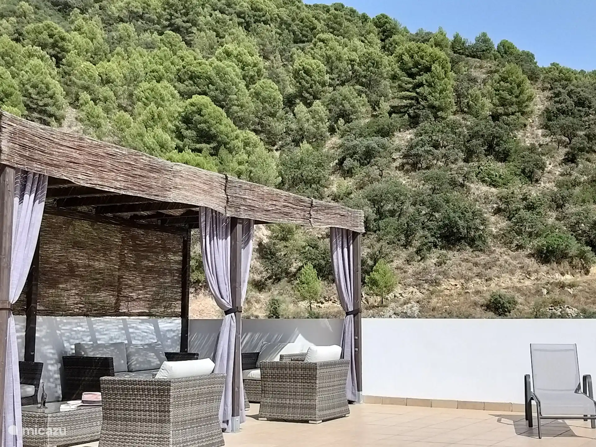 Overdekte lounge area