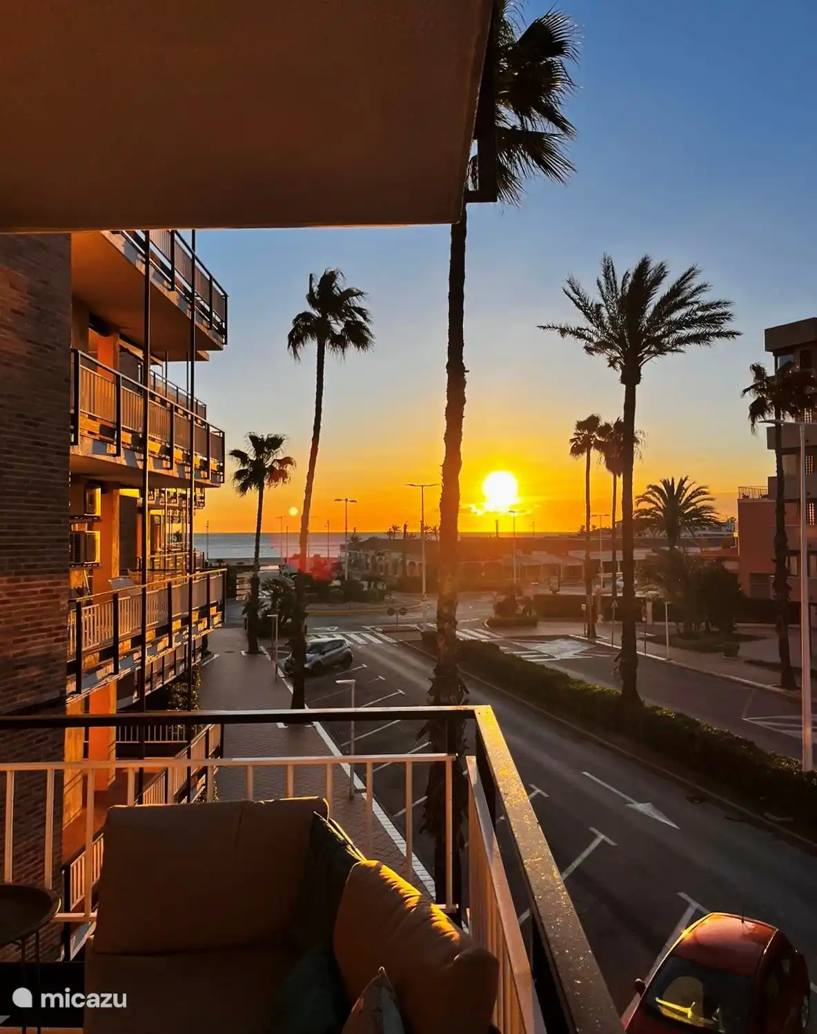 Depuis la terrasse, vous pourrez observer les plus beaux levers de soleil... 