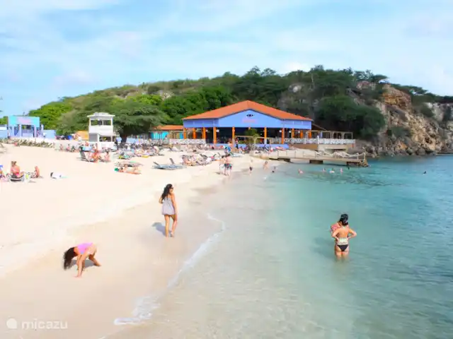 Tortuga huren in Curaçao, Curacao-Midden, Sint Michiel - blokhut / lodge Kokomo bevindt zich op 2 km afstand. Mooi strand met een goed restaurant en regelmatig events.