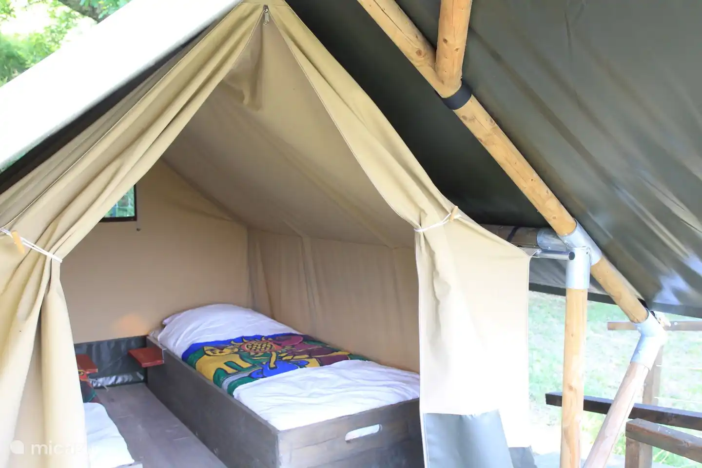 The sleeping tent with 2 sleeping places. The beds can be put together.