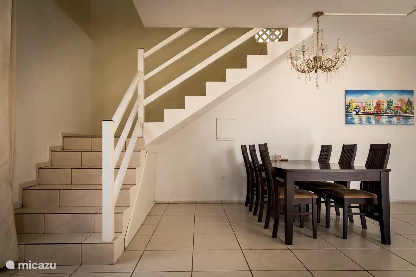 Die Villa hat zwei Etagen und so ist das Treppensteigen unvermeidlich.