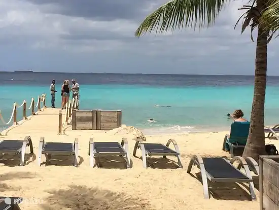 Curaçao hat rund 37 Strände. Kokomo Beach ist einer der vielen schönen Strände, die Sie auf Curacao finden können.