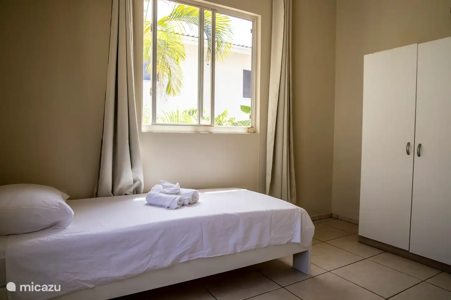 Schlafzimmer 3 im Obergeschoss mit zwei Einzelbetten. Ein zusätzliches Klappbett kann möglicherweise zu diesem Zimmer hinzugefügt werden