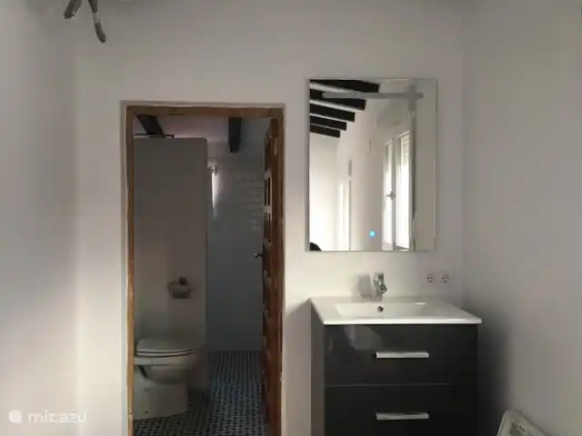 Casa Elisabeth en España, Costa Blanca, Dénia - vivienda urbana Los dos baños de los dormitorios son casi iguales.