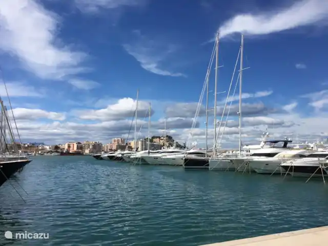 Casa Elisabeth en España, Costa Blanca, Dénia - vivienda urbana Uno de los puertos deportivos.