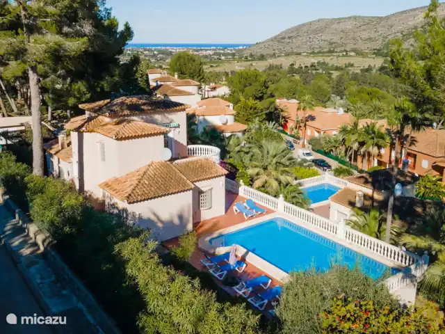 Location de Vacances Espagne, Costa Blanca, Dénia, villa - Casa Aldefa Casa Aldefa est une charmante maison de vacances pour 8 personnes située sur le magnifique La Sella Golf & Spa.