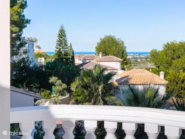 Location de Vacances Espagne, Costa Blanca, Dénia, villa - Casa Aldefa Une terrasse avec une belle vue sur la mer.