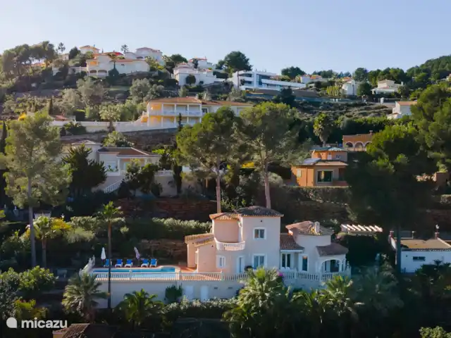 Location de Vacances Espagne, Costa Blanca, Dénia, villa - Casa Aldefa La villa est située sur environ 1000m2 de terrain et est entièrement clôturée.