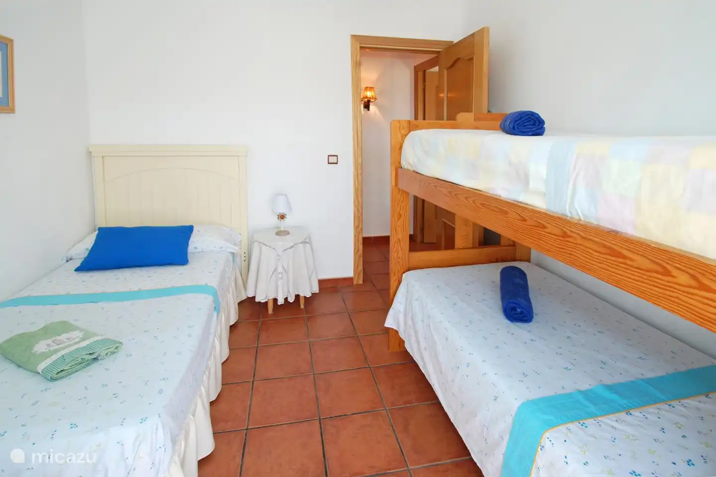 Das 2. Schlafzimmer hat ein Etagenbett und ein separates Bett, um vielleicht nachmittags eine kleine Siesta zu machen?