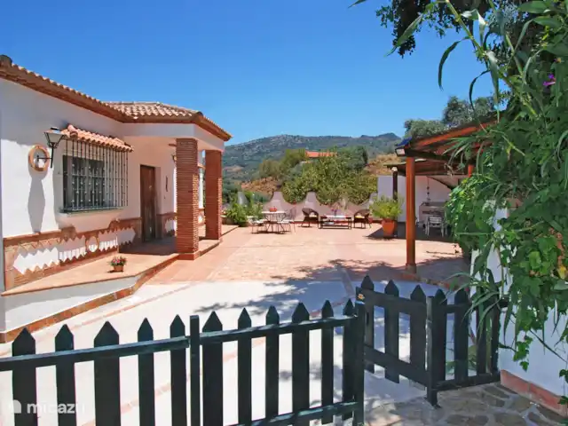Casa El Algarrobo | Espagne, Costa del Sol, Comares - villa L'espace piscine peut être fermé par un portail. Sans danger pour les enfants ou les animaux domestiques.