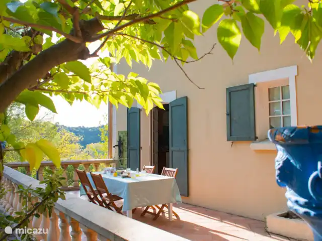 La Bellion en Francia, Hérault, Roquebrun  - casa vacacional Terraza