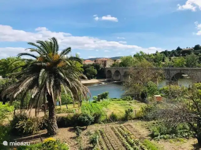 La Bellion en Francia, Hérault, Roquebrun  - casa vacacional El puente sobre el Orbe