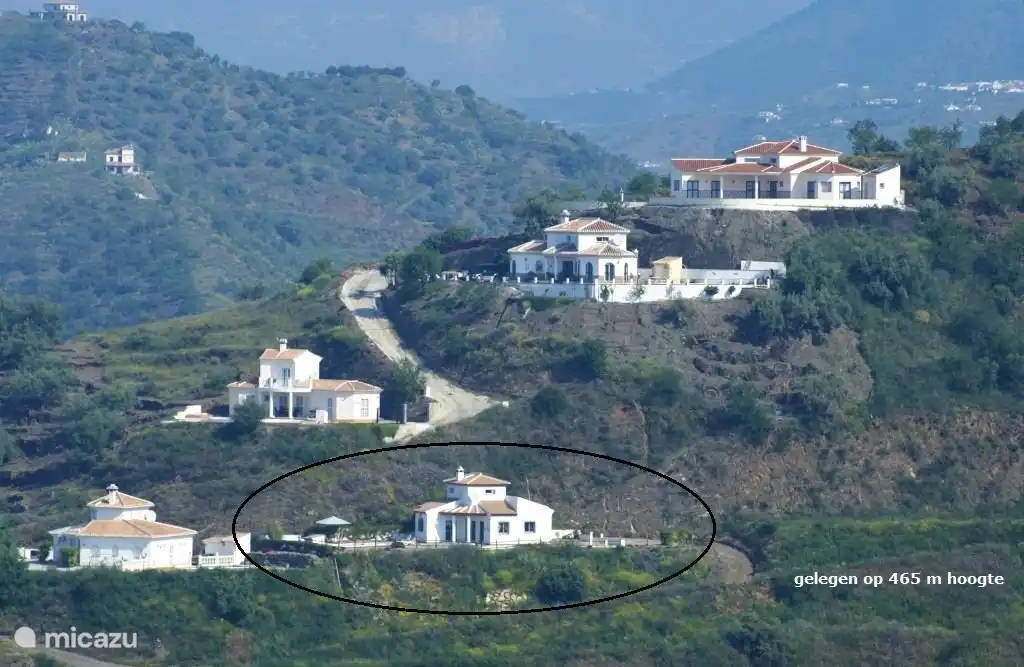 Das Haus liegt auf einer Höhe von 465 m
