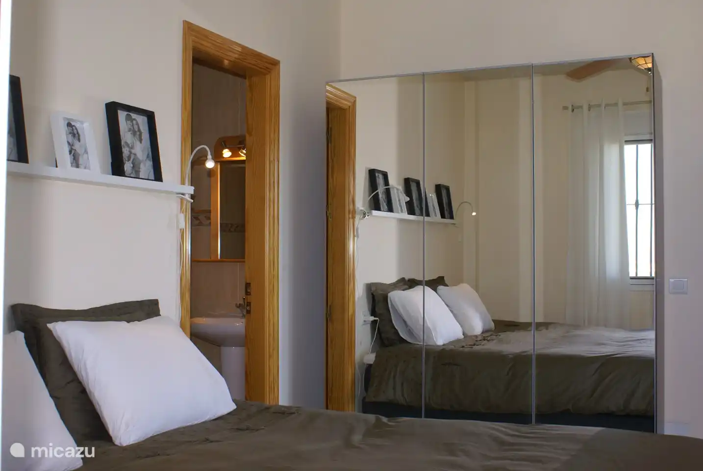 Schlafzimmer 1 mit eigenem Bad