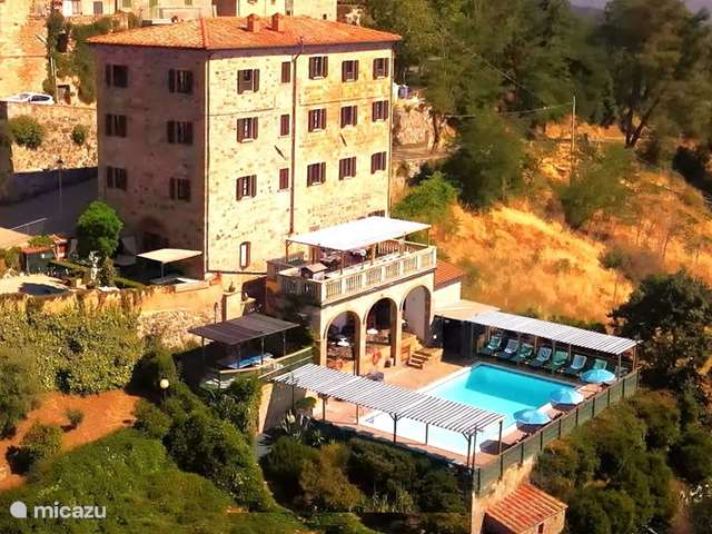 Vakantiehuis te koop Italië, Toscane, Montecastelli Pisano – landhuis / kasteel Landhuis in Toscane max. 30 personen