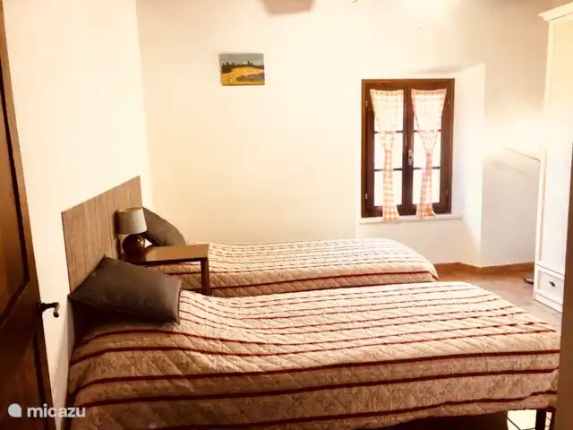 Landhuis in Toscane max. 31 personen huren in Italië, Toscane, Montecastelli Pisano - landhuis / kasteel Slaapkamer van een  appartement