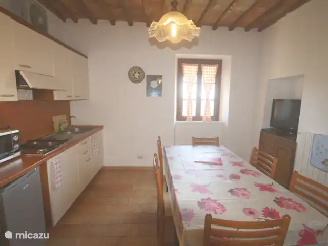 Landhuis in Toscane max. 31 personen huren in Italië, Toscane, Montecastelli Pisano - landhuis / kasteel Woonkamer/keuken van één van de appartementen