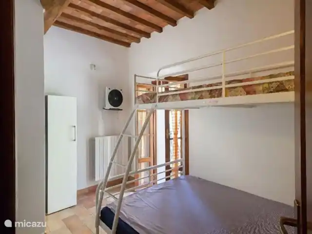 Landhuis in Toscane max. 31 personen huren in Italië, Toscane, Montecastelli Pisano - landhuis / kasteel Slaapkamer van één van de appartementen